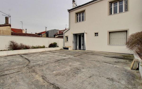 Maison à vendre    6 pièces • 130 m2 Romainville
