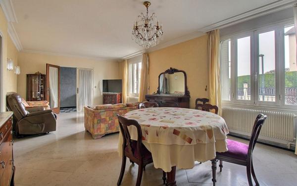 Maison à vendre    6 pièces • 130 m2 Romainville