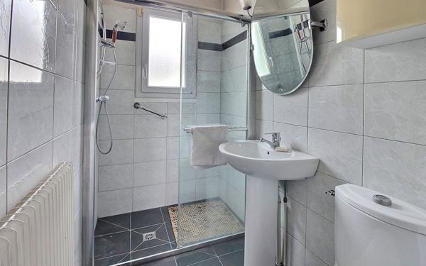 Maison à vendre    6 pièces • 130 m2 Romainville