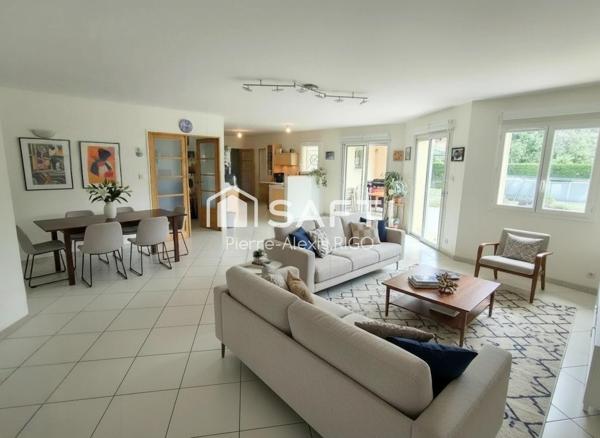 Plain-pied 218m², 6 chambres, 2189m² terrain