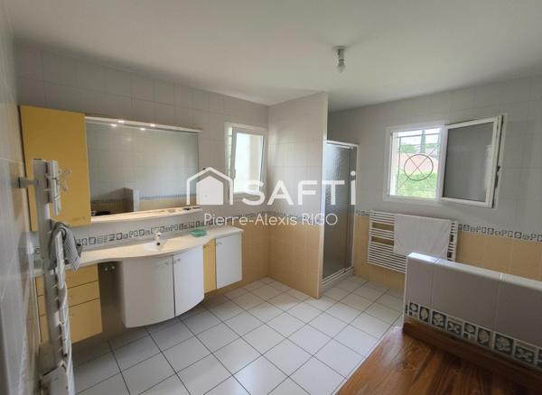 Plain-pied 218m², 6 chambres, 2189m² terrain