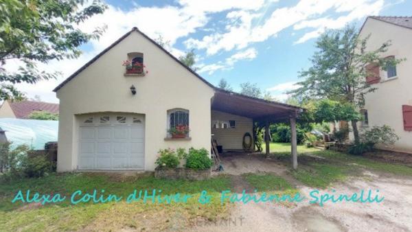 Maison, accès à un étang privé et vie de plain pieds possible