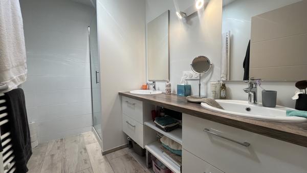Appartement
                                                                                                                                                                                                                                                                                                                        3 pièce(s)                                                                                                                                                                                                          2 chambre(s)                                                                                                                                                                                                          58  m²