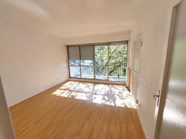 Parking + appartement