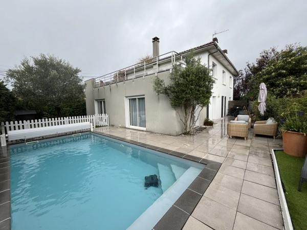Maison à vendre |  Mérignac |  8 pièces | 205 m²