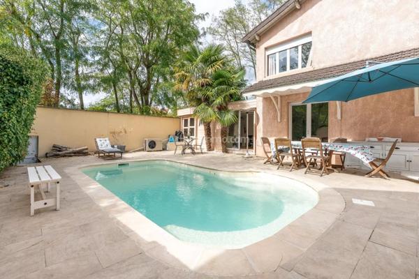 Vente                                                      Maison
                        
                     5 pièces                      104 m2                     à Neuilly-Plaisance