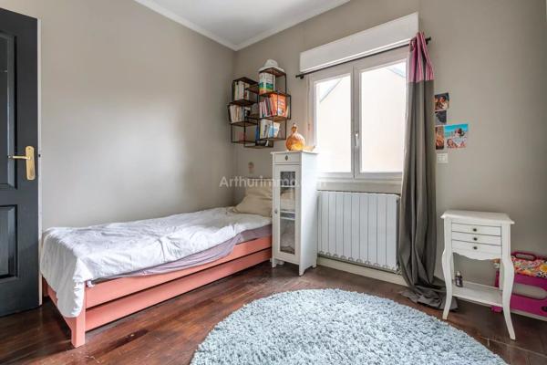 Vente                                                      Maison
                        
                     5 pièces                      104 m2                     à Neuilly-Plaisance