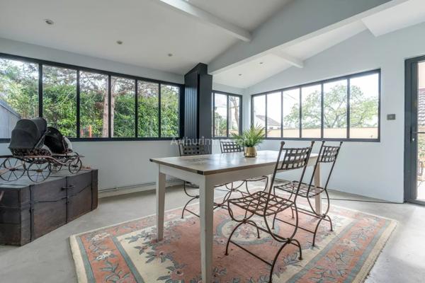 Vente                                                      Maison
                        
                     5 pièces                      104 m2                     à Neuilly-Plaisance