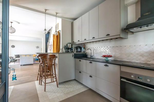 Vente                                                      Maison
                        
                     5 pièces                      104 m2                     à Neuilly-Plaisance