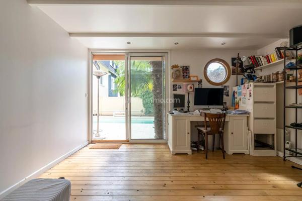 Vente                                                      Maison
                        
                     5 pièces                      104 m2                     à Neuilly-Plaisance