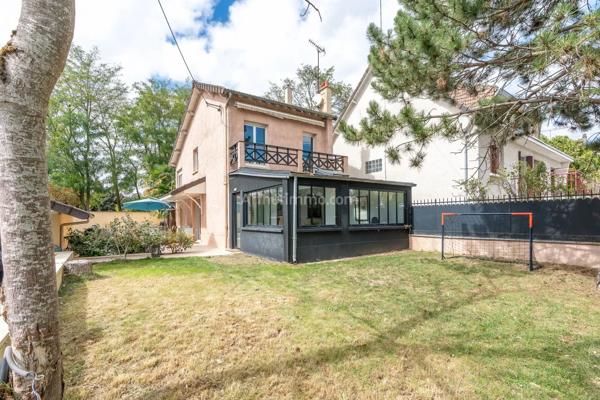 Vente                                                      Maison
                        
                     5 pièces                      104 m2                     à Neuilly-Plaisance