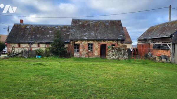 Maison sur 3704 m² avec dépendances