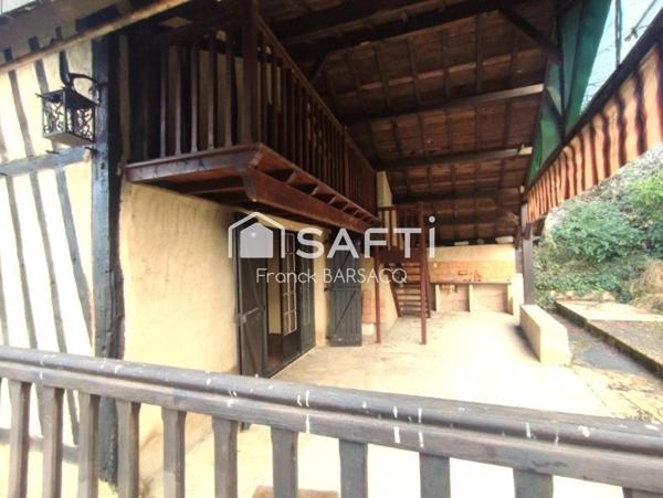 MAISON DE CHARME A RENOVER AVEC JARDIN ATTENANT