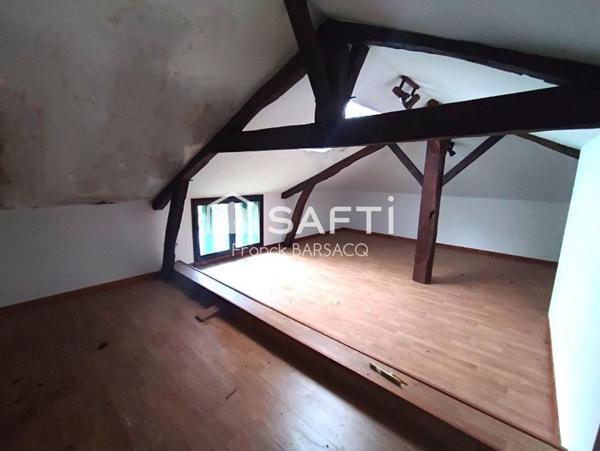 MAISON DE CHARME A RENOVER AVEC JARDIN ATTENANT