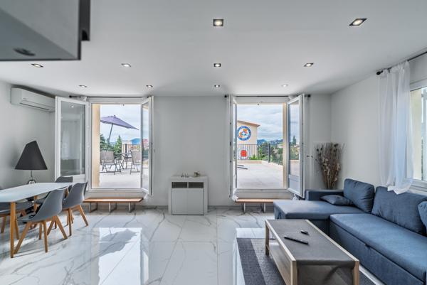 Exclusivité Cannes La Frayère:  Maison de 172 m2 offrant de nombreuses possibilités, sur joli jardin de 490 m2
