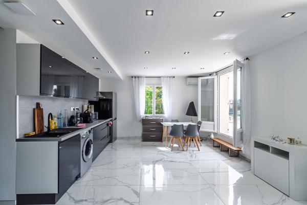 Exclusivité Cannes La Frayère:  Maison de 172 m2 offrant de nombreuses possibilités, sur joli jardin de 490 m2