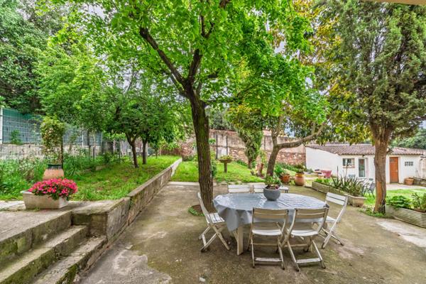 Exclusivité Cannes La Frayère:  Maison de 172 m2 offrant de nombreuses possibilités, sur joli jardin de 490 m2