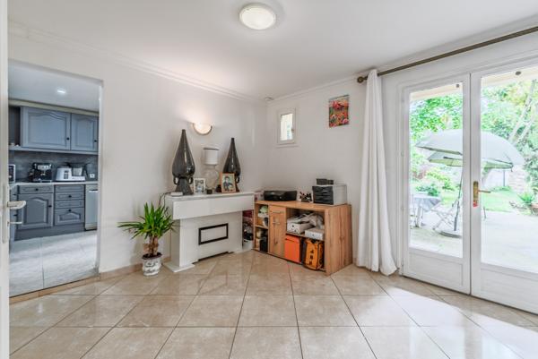 Exclusivité Cannes La Frayère:  Maison de 172 m2 offrant de nombreuses possibilités, sur joli jardin de 490 m2