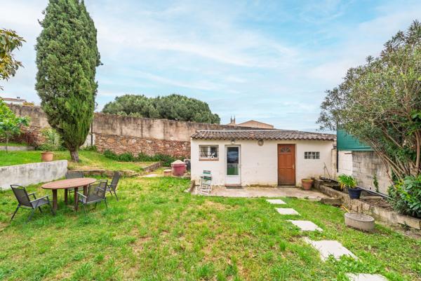 Exclusivité Cannes La Frayère:  Maison de 172 m2 offrant de nombreuses possibilités, sur joli jardin de 490 m2