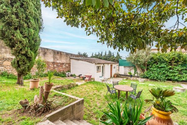 Exclusivité Cannes La Frayère:  Maison de 172 m2 offrant de nombreuses possibilités, sur joli jardin de 490 m2