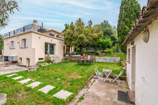 Exclusivité Cannes La Frayère:  Maison de 172 m2 offrant de nombreuses possibilités, sur joli jardin de 490 m2