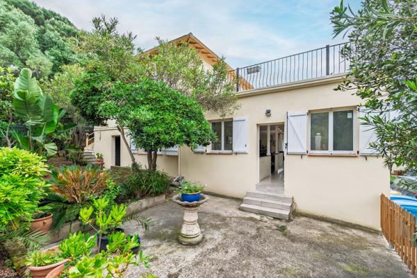 Exclusivité Cannes La Frayère:  Maison de 172 m2 offrant de nombreuses possibilités, sur joli jardin de 490 m2