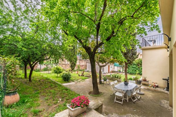 Exclusivité Cannes La Frayère:  Maison de 172 m2 offrant de nombreuses possibilités, sur joli jardin de 490 m2