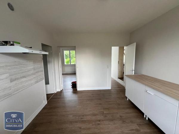 Appartement à louer 3 pièces 71.76m² Le Blanc (36300)