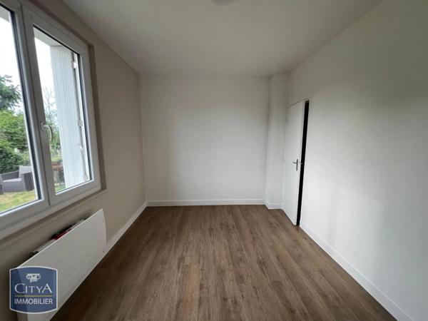 Appartement à louer 3 pièces 71.76m² Le Blanc (36300)