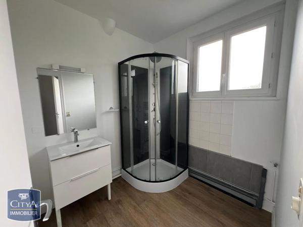 Appartement à louer 3 pièces 71.76m² Le Blanc (36300)