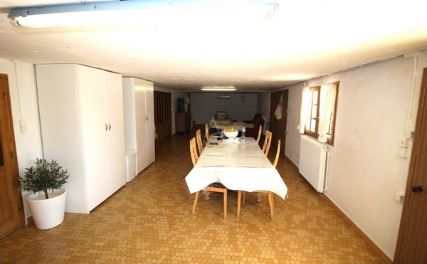 ELEGANTE MAISON AVEC POTENTIEL TRES INTERESSANT.-POSSIBILITE ENTREPRIS- à CASTELSARRASIN