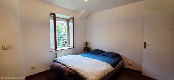 A vendre à Saint - Hilaire à 10 minutes de la gare d'Etampes - Un écrin de douceur entre charme & sérénité et son jardin 200 m² et deux places de stationnement.