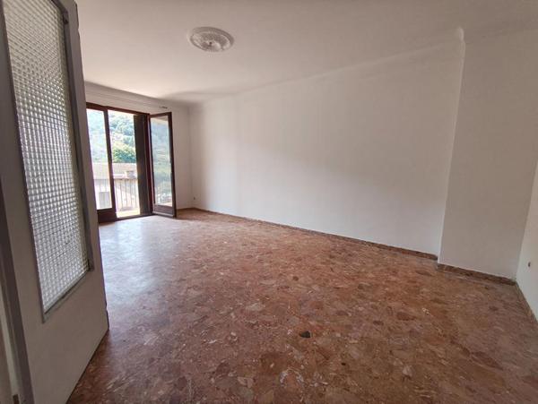 SARTENE - APPARTEMENT 87 M² HABITABLES - 3 CHAMBRES