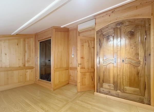 Appartement de caractère de 112 m² avec véranda, au cœur du centre-ville d’Avignon