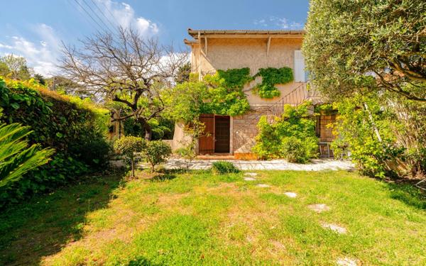 Maison à vendre    4 pièces •  Toulon