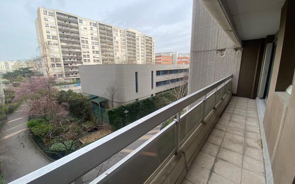 Appartement à vendre    3 pièces • 66,65 m2 Paris 19