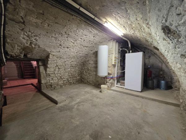 À 2 pas du Vidourle : ancienne école rénovée avec 4 chambres, garage et potentiel locatif