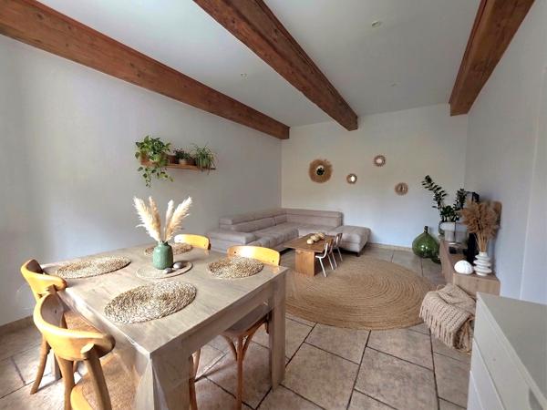 À 2 pas du Vidourle : ancienne école rénovée avec 4 chambres, garage et potentiel locatif