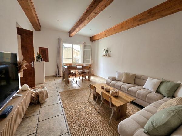 À 2 pas du Vidourle : ancienne école rénovée avec 4 chambres, garage et potentiel locatif