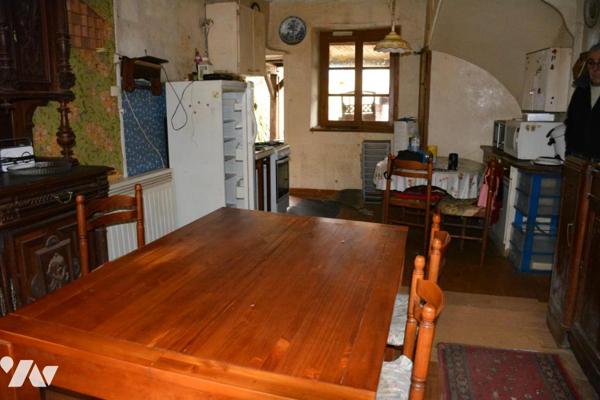 Vente sur CHEMERE LE ROI maison de bourg avec jardin