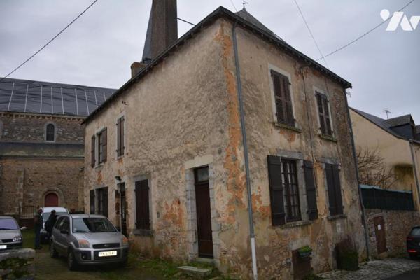 Vente sur CHEMERE LE ROI maison de bourg avec jardin
