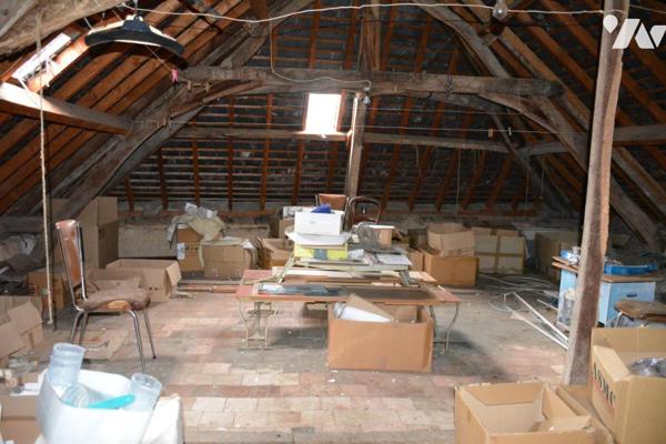 Vente sur CHEMERE LE ROI maison de bourg avec jardin