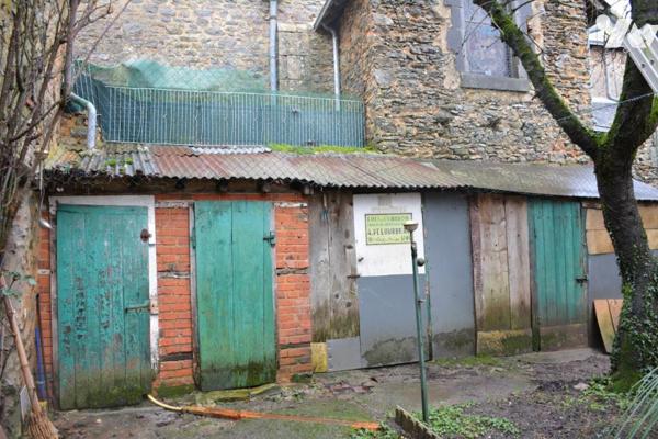 Vente sur CHEMERE LE ROI maison de bourg avec jardin