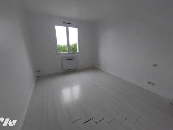 A VENDRE-MAISON EN CAMPAGNE A COSSE LE VIVIEN