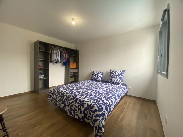 Maison
         7 pièces
        - 220 m² 425 000 € *