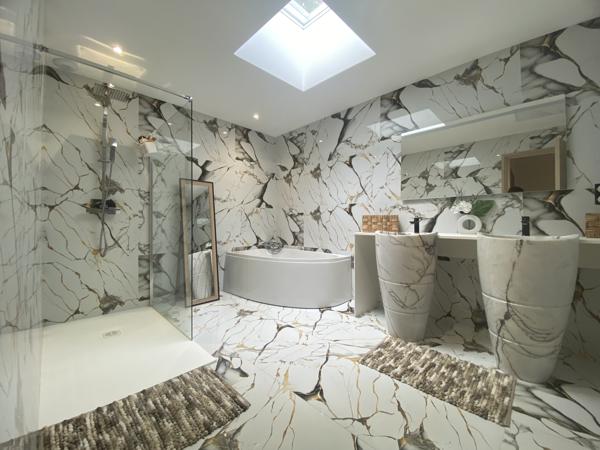 Maison
         7 pièces
        - 220 m² 425 000 € *