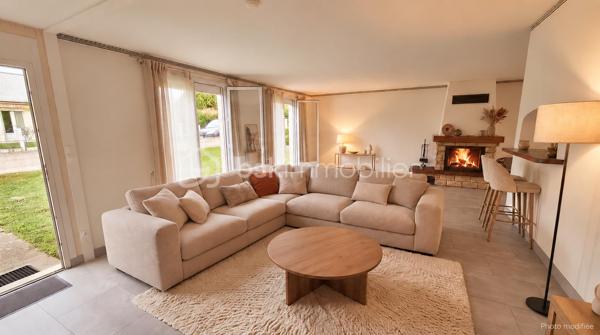 *** Richard BERNARDEAU By BSK immobilier***

À Saint-Martin-le-Beau, à moins de 20 minutes de Tours, découvrez cette maison de plain-pied de 100 m² habitables, implantée sur une parcelle clôturée de plus de 700 m².
Elle se compose d’un salon-séjour lumineux de 45 m² avec cheminée à insert, d’une cuisine aménagée et équipée avec porte-fenêtre donnant directement accès à la terrasse, de trois chambres, d’une salle d’eau et d’un WC indépendant.
Un garage avec porte motorisée ainsi qu’un atelier complètent l’ensemble.
Côté équipements, la maison dispose de la fibre optique, du chauffage électrique, de volets roulants électriques et du raccordement au tout-à-l’égout.
Elle bénéficie d’un emplacement pratique, à proximité de la gare, des commerces et des commodités.