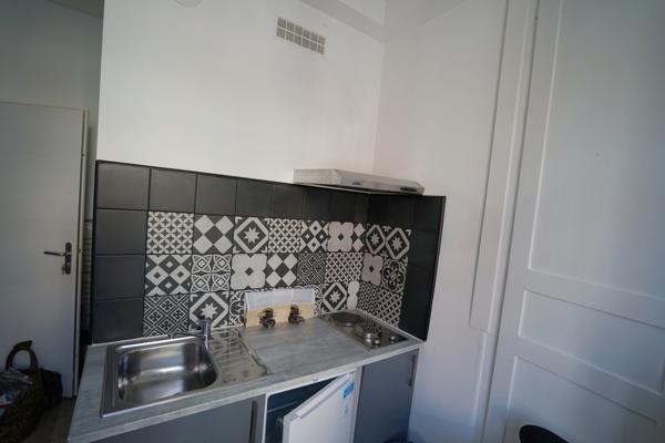 STUDIO MEUBLE - 12.23 m² - LILLE WAZEMMES