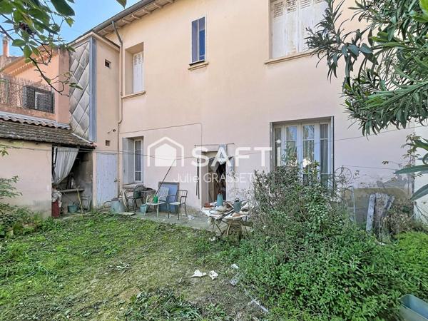 Maison de ville des années 30 à rénover avec possibilité de deux logements
