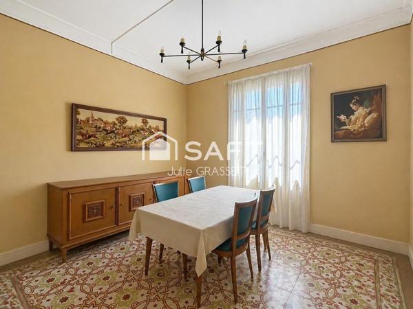Maison de ville des années 30 à rénover avec possibilité de deux logements